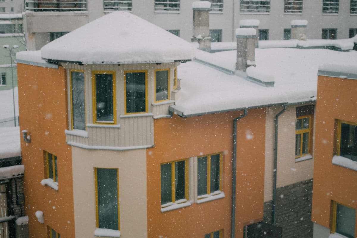 Remplir le creux de l'hiver dans le nettoyage extérieur