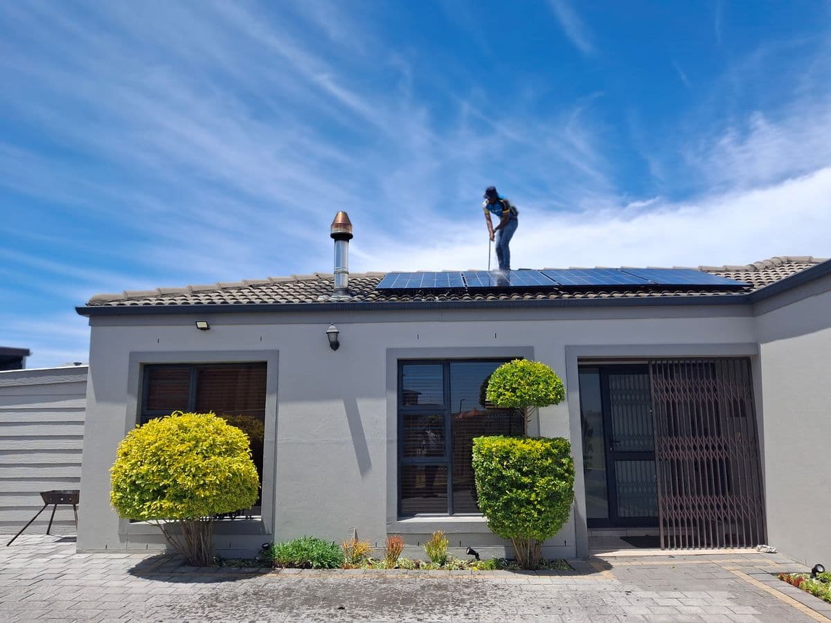 À quelle fréquence nettoyer des panneaux solaires